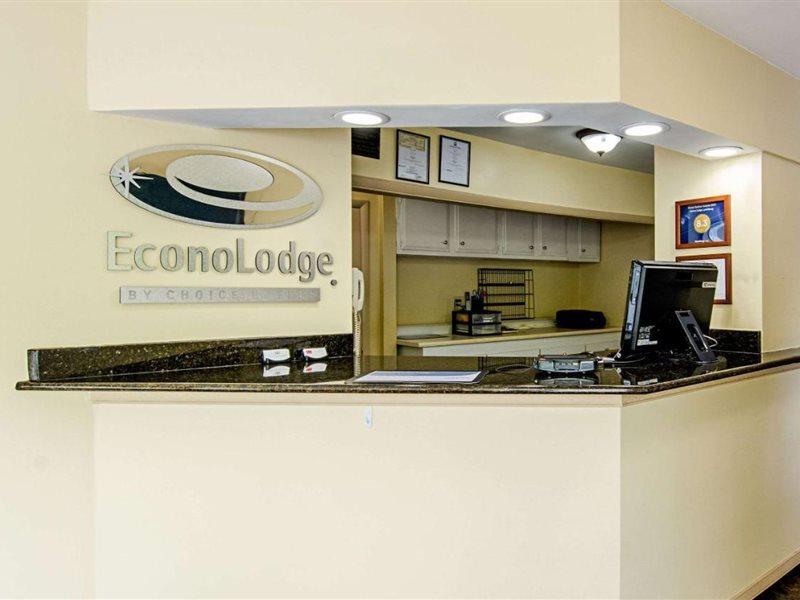Econo Lodge Лінчбурґ Екстер'єр фото