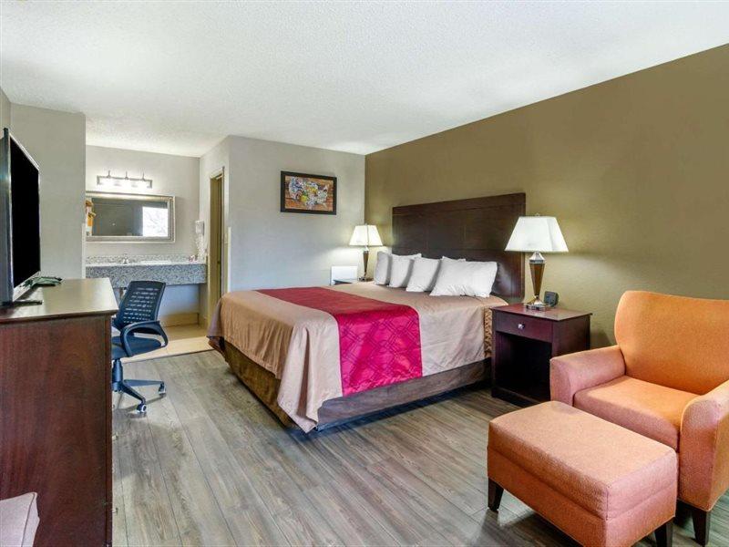 Econo Lodge Лінчбурґ Екстер'єр фото