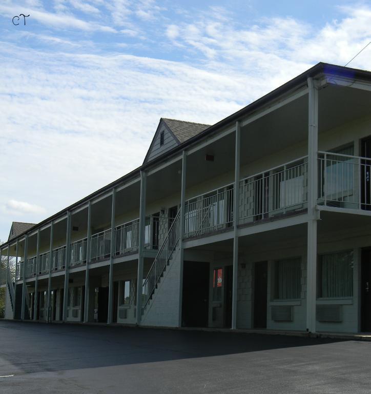Econo Lodge Лінчбурґ Екстер'єр фото