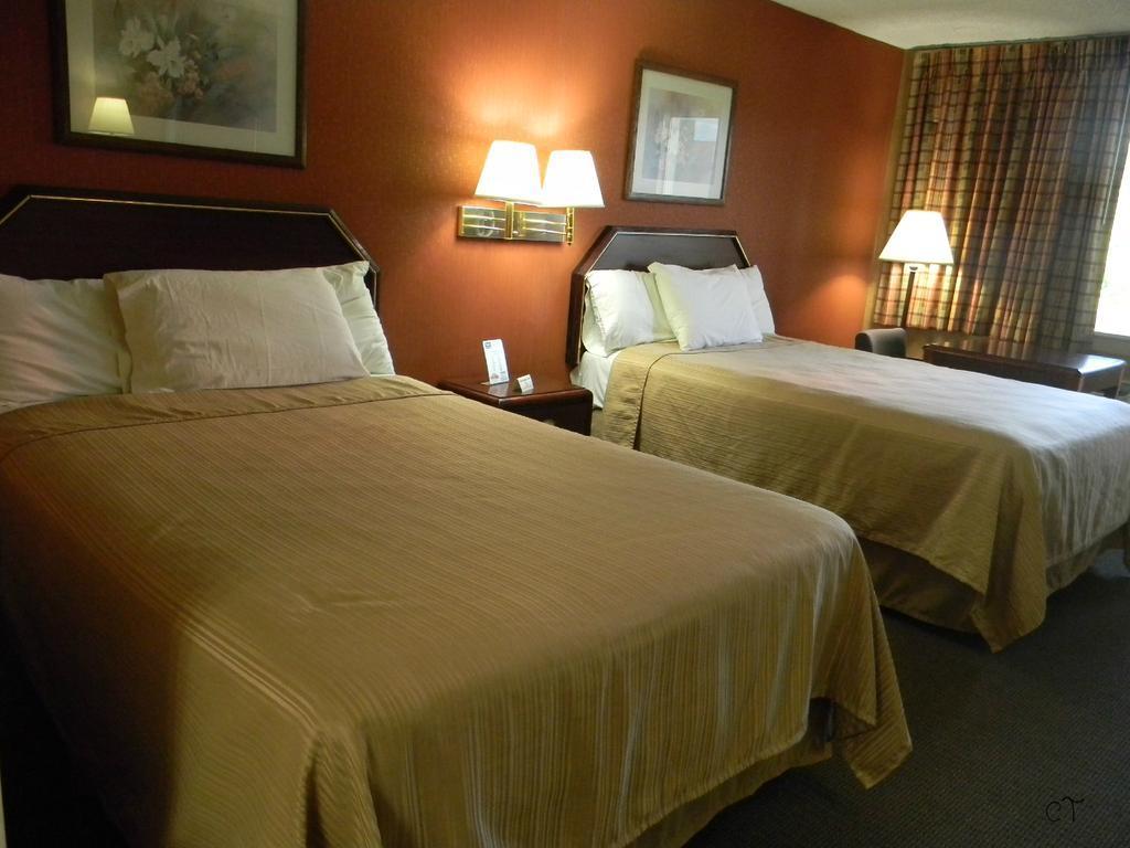 Econo Lodge Лінчбурґ Екстер'єр фото