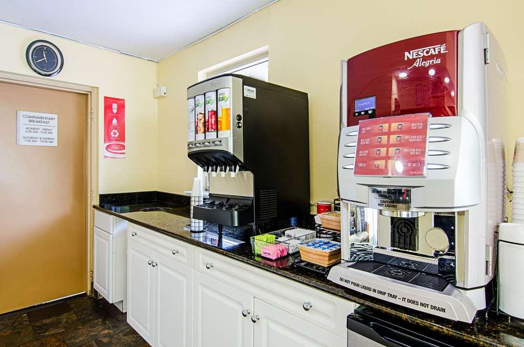 Econo Lodge Лінчбурґ Ресторан фото