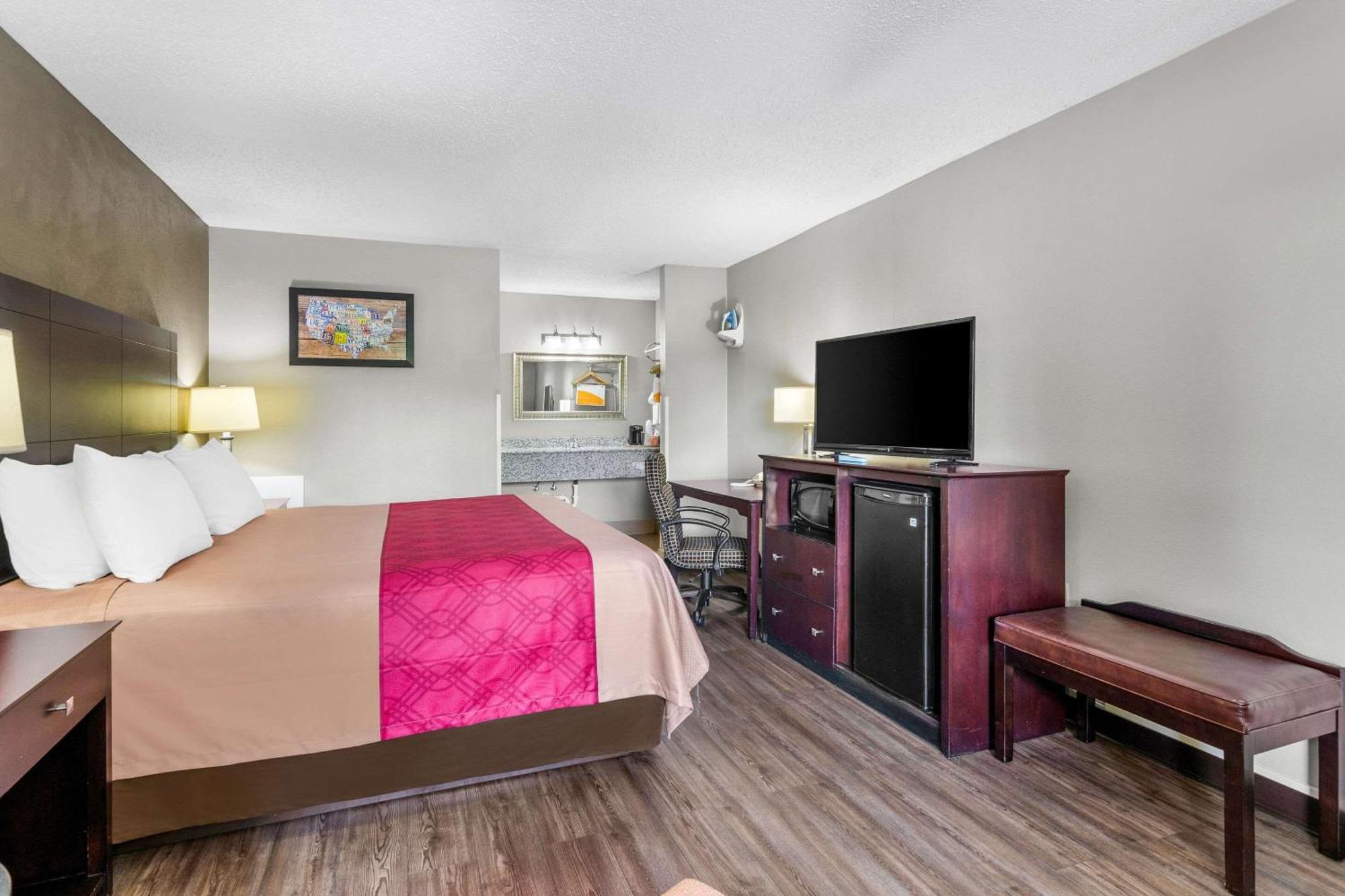 Econo Lodge Лінчбурґ Екстер'єр фото