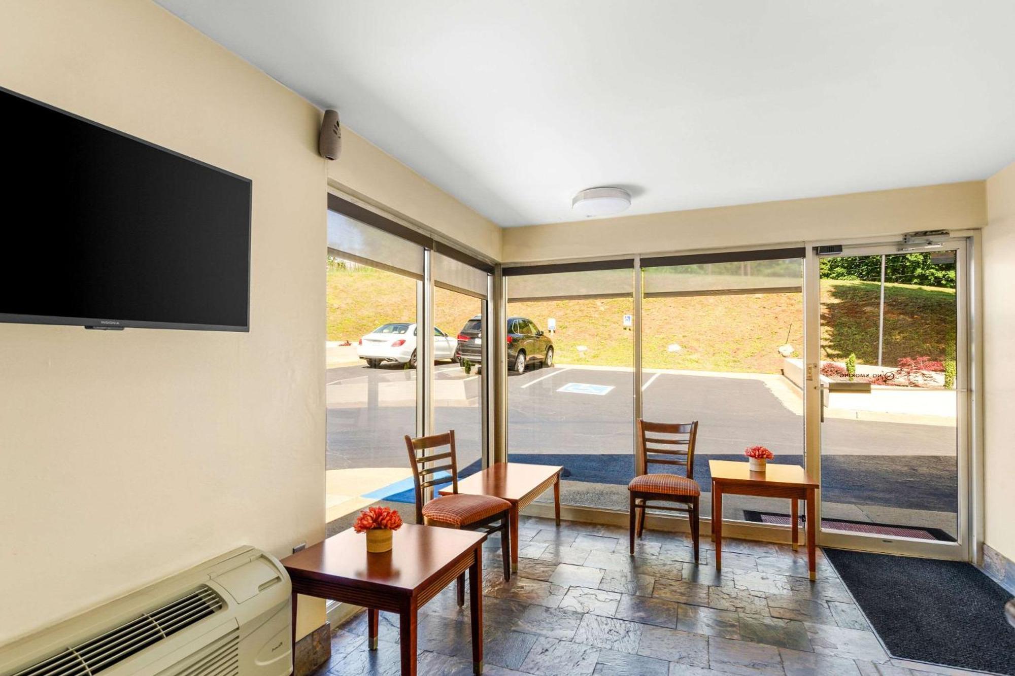 Econo Lodge Лінчбурґ Екстер'єр фото