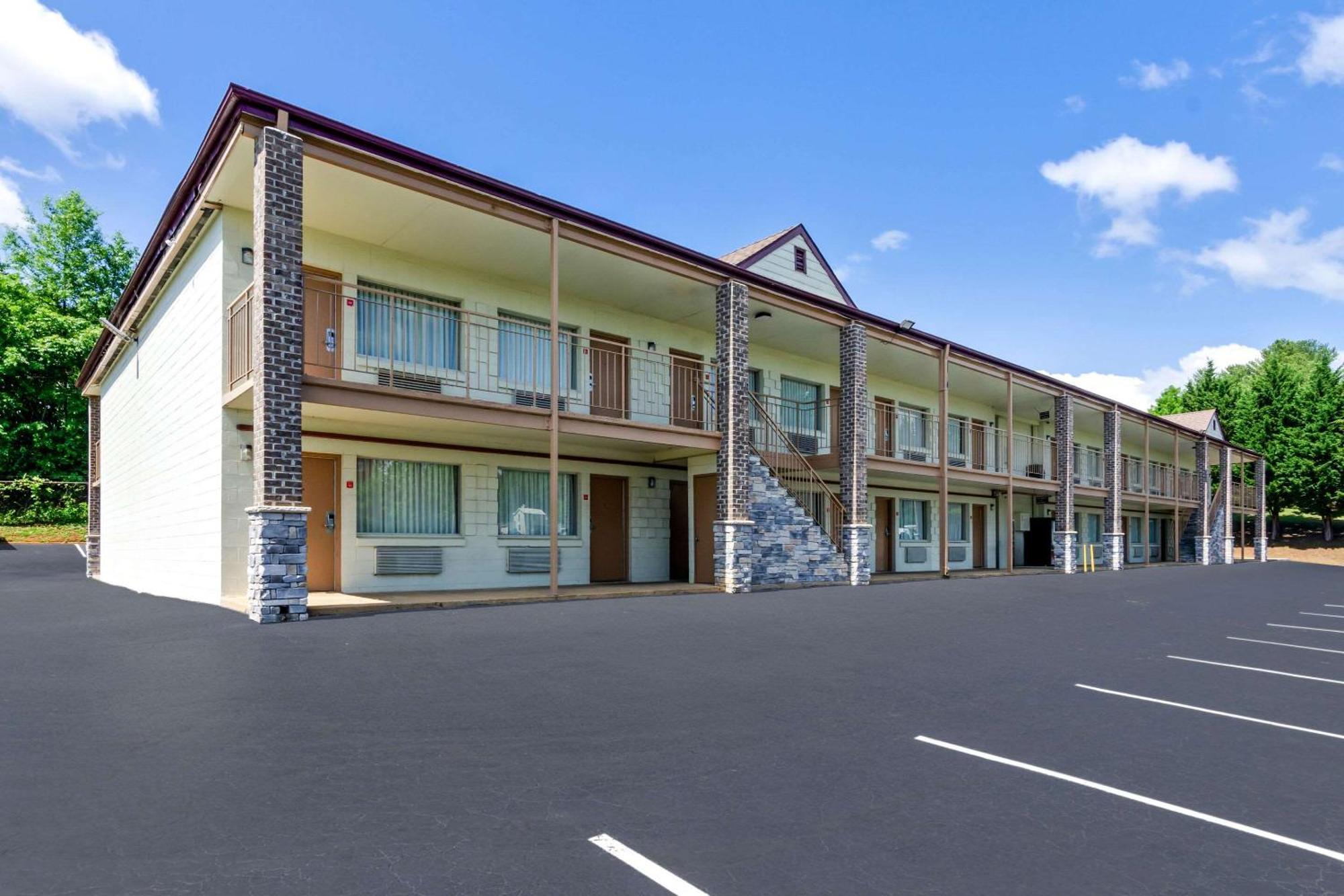 Econo Lodge Лінчбурґ Екстер'єр фото