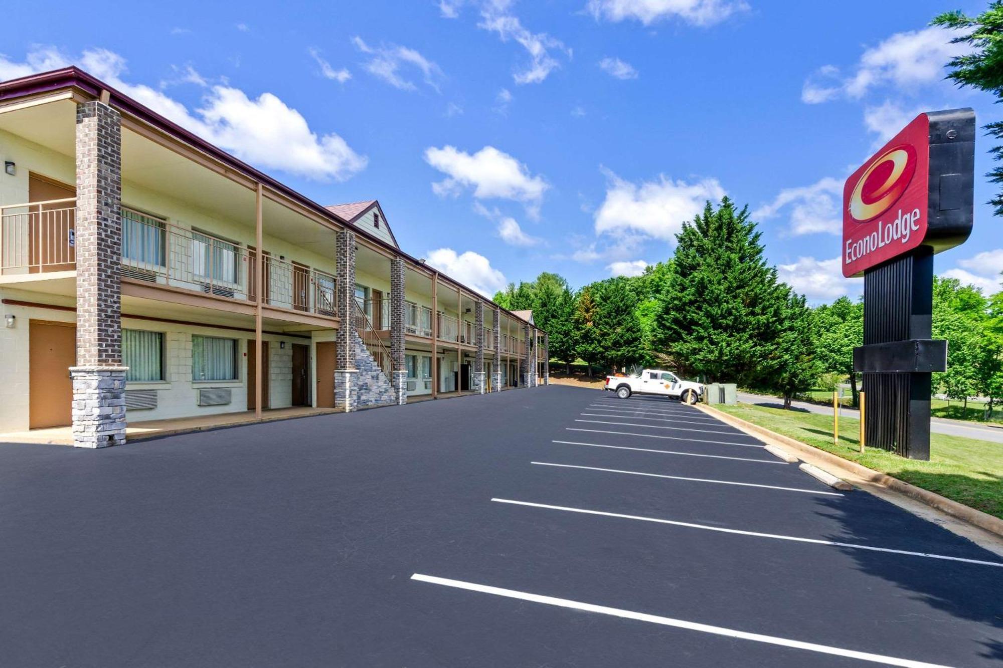 Econo Lodge Лінчбурґ Екстер'єр фото