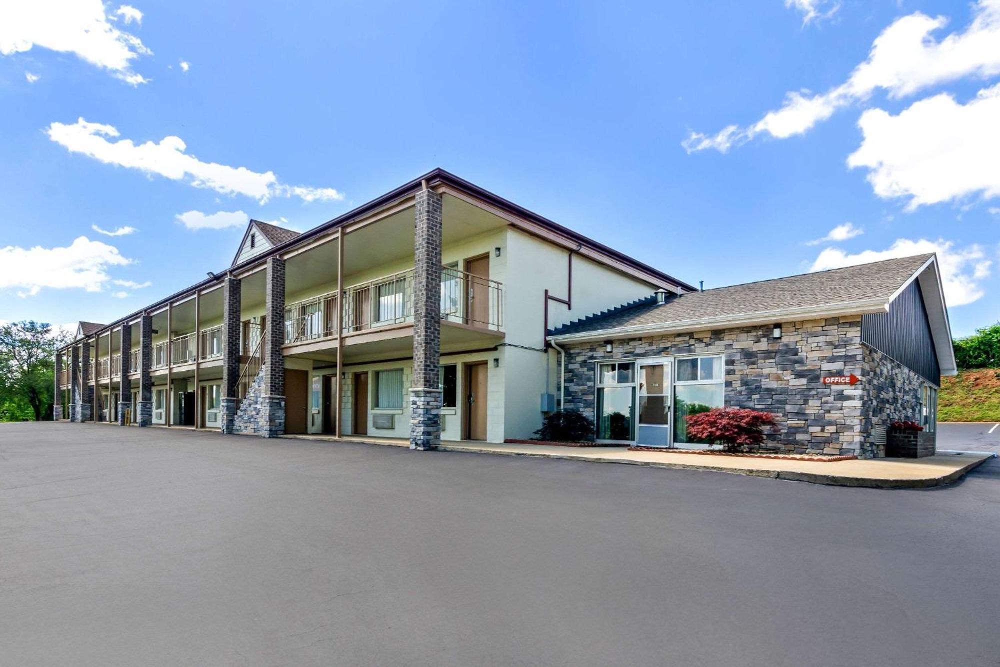 Econo Lodge Лінчбурґ Екстер'єр фото